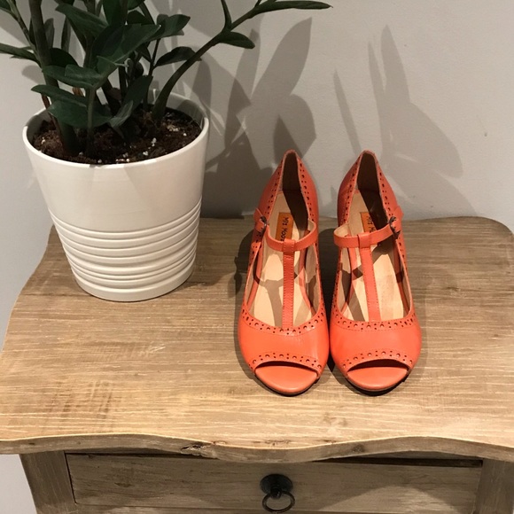 🐚 Miz Mooze Coral T Strap Heels - Picture 3 of 6